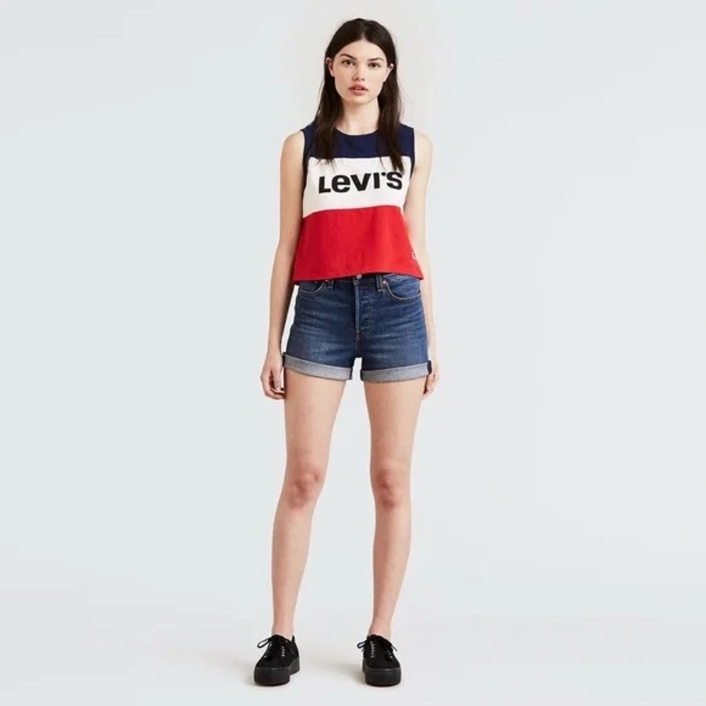 Levi’s Wedgie Denim Shorts, Size 28